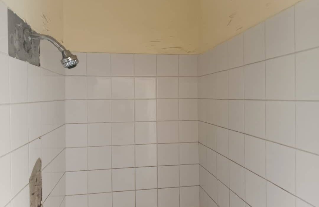 3 Bedroom Unit in a Complex in Westgate 