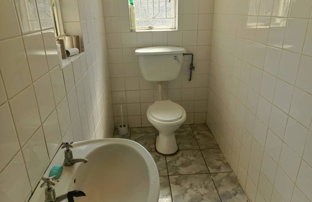 3 Bedroom Unit in a Complex in Westgate 
