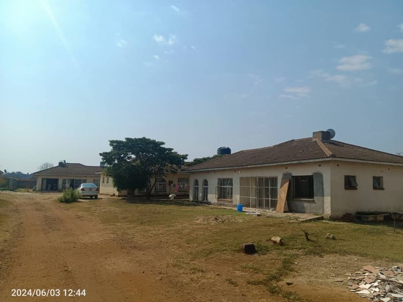 3 Bedroom Unit in a Complex in Westgate 