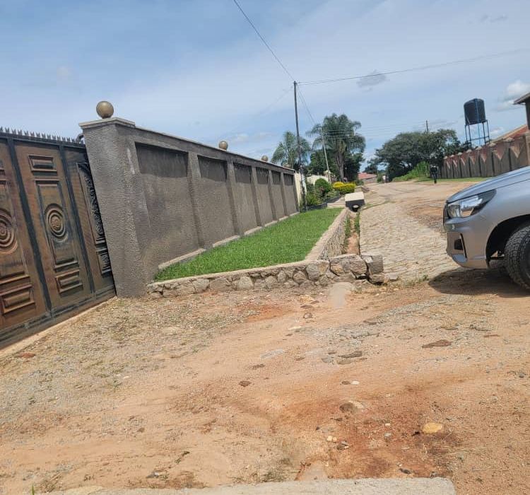 3 beds for sale in Zimre Park 85K