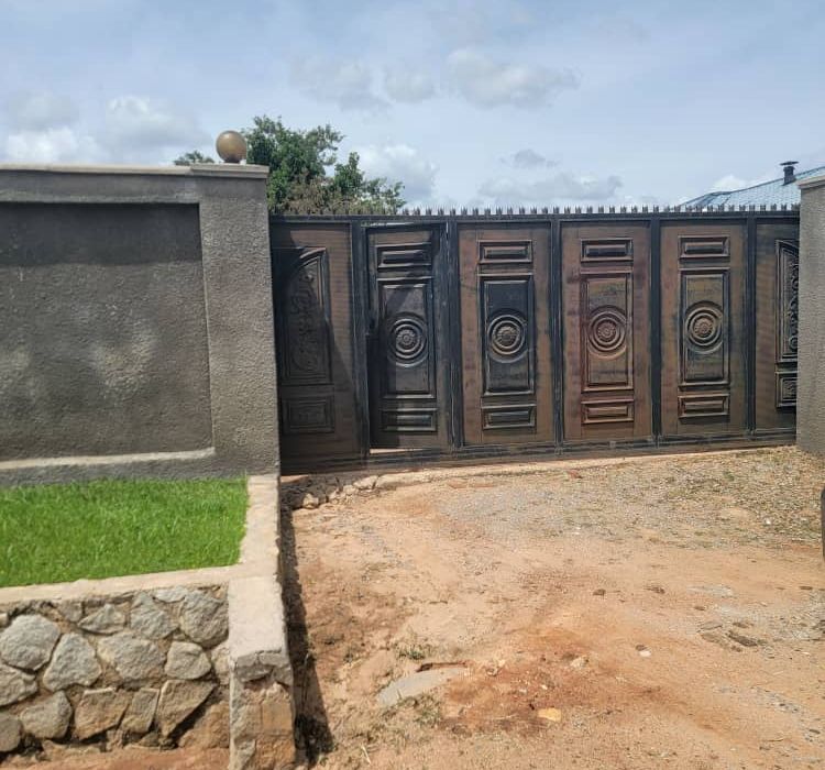 3 beds for sale in Zimre Park 85K