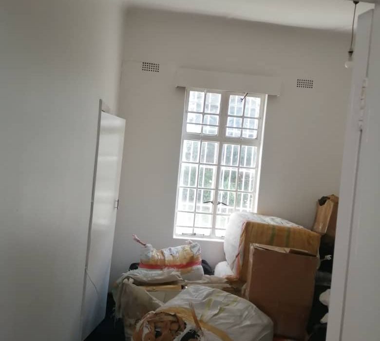 3 Office backyard Property to Let along Fife Avenue 