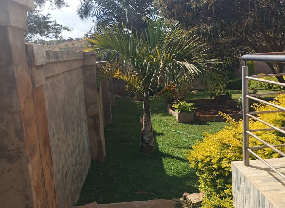 4 bed house for sale in Charlotte Brooke