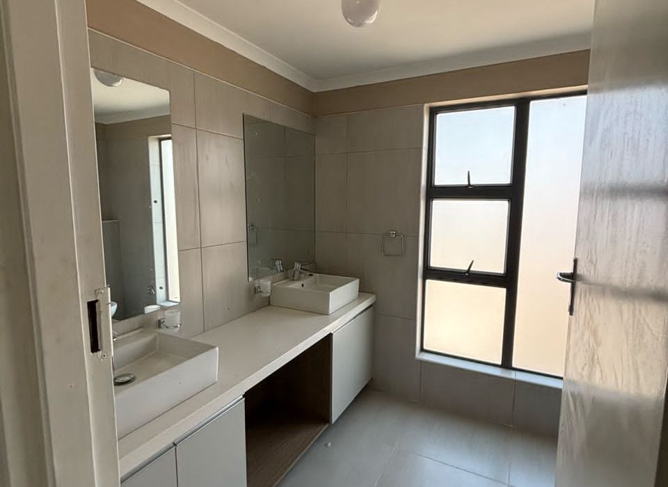 4 Bedroom Apartment to Rent in Vainona 