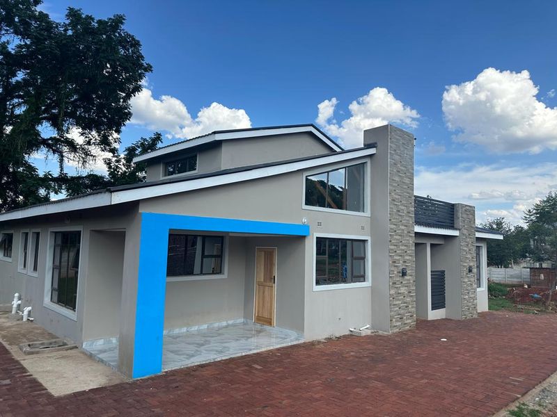 4 Bedroom Cluster Home for Sale in Borrowdale 