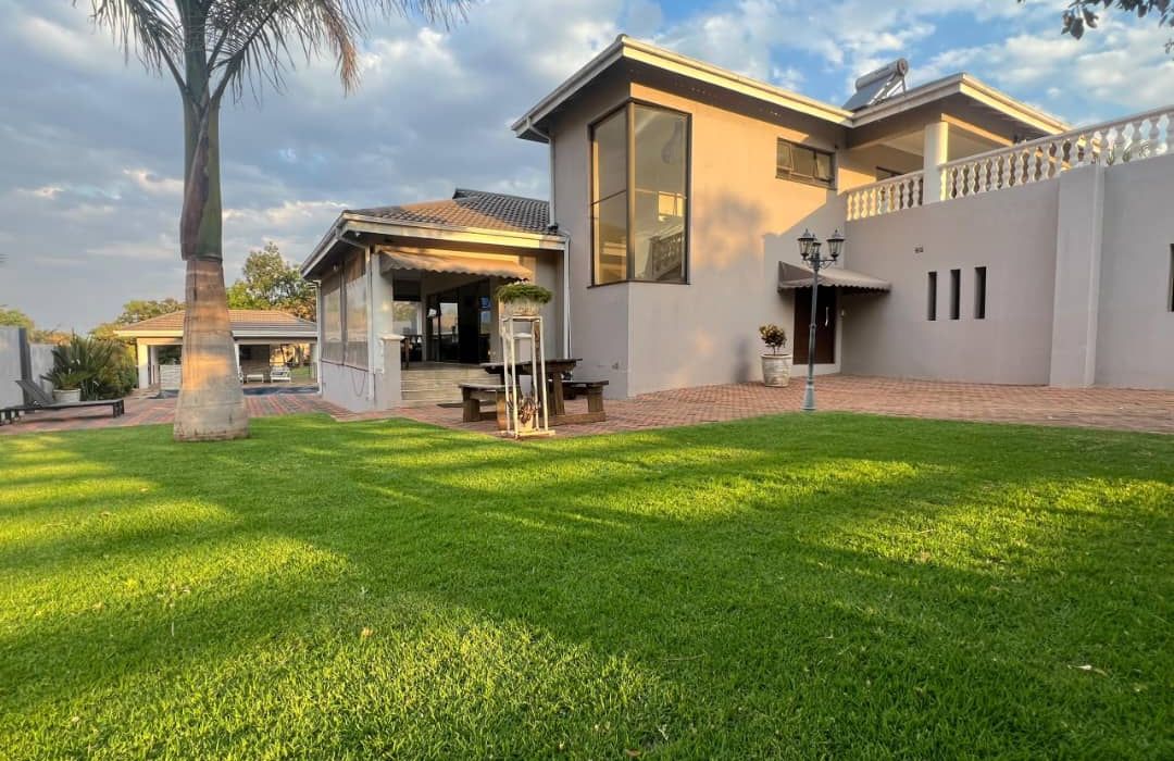 4 Bedroom Double Storey House for Sale in Hogerty Hill 