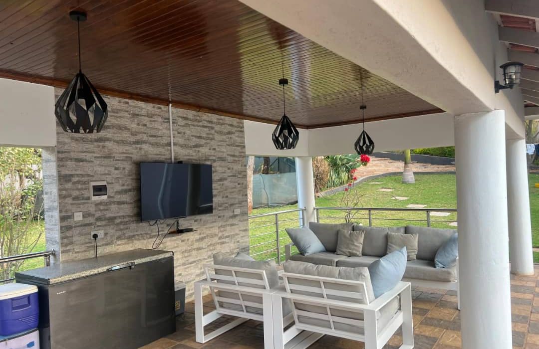 4 Bedroom Double Storey House for Sale in Hogerty Hill 
