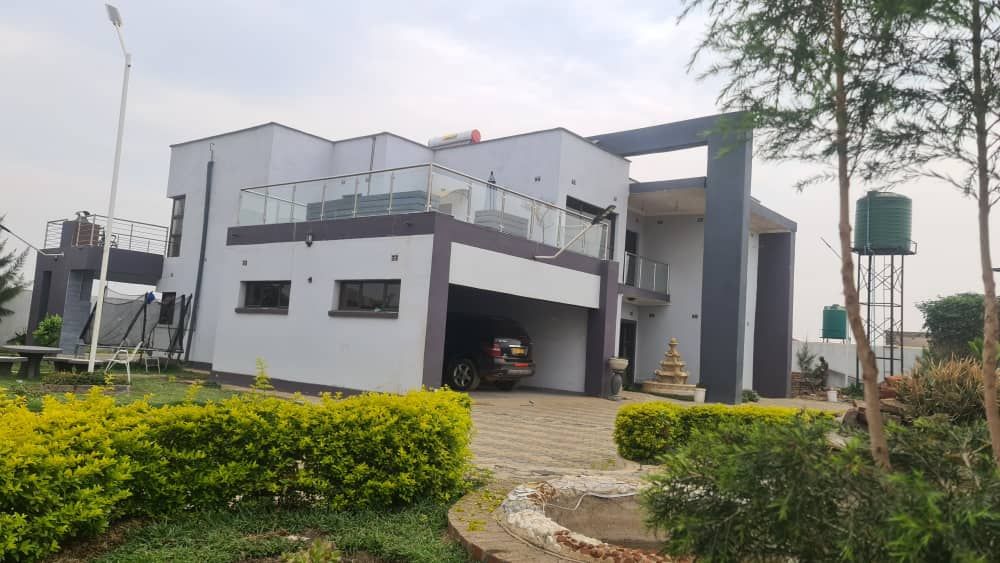 4 Bedroom Double Storey House for Sale in Sandton Park 