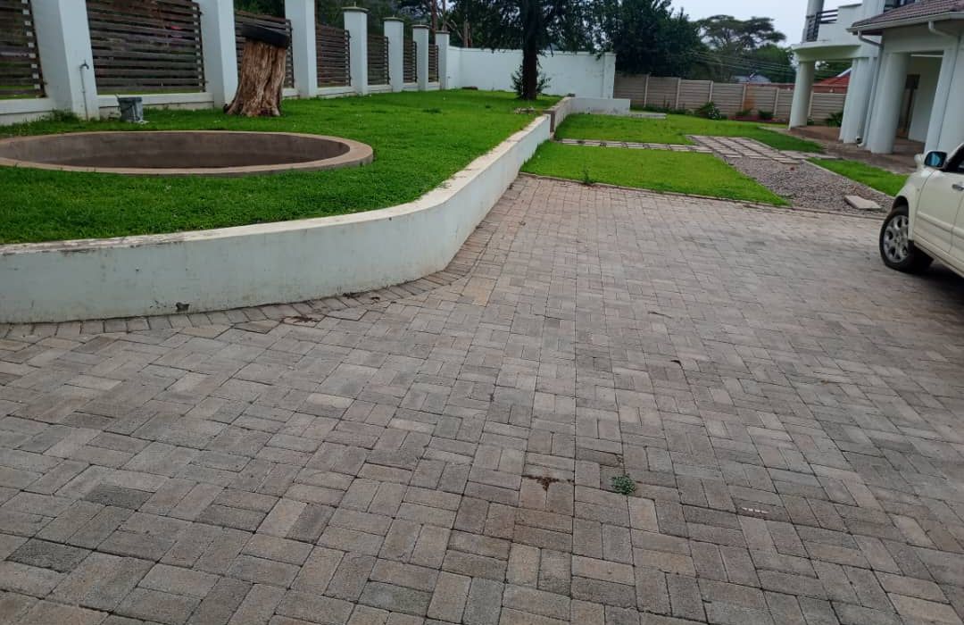 4 Bedroom Double Storey House to Rent in Borrowdale 