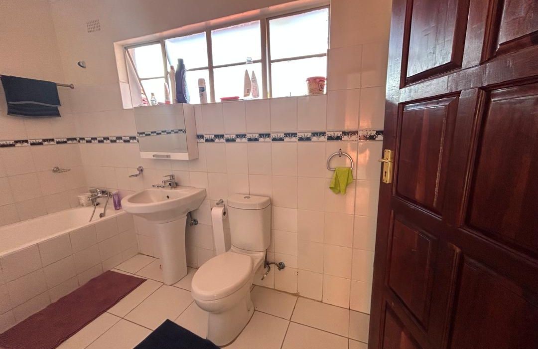 4 bedroom Double Story Family Home in The Brooke