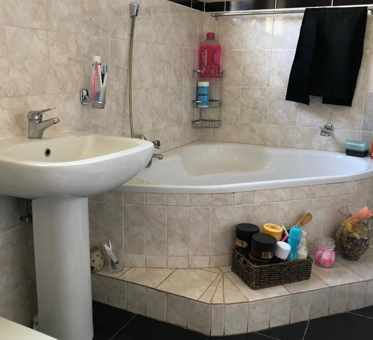 4 Bedroom House for Rent in Alexandra Park (Commercial Use)