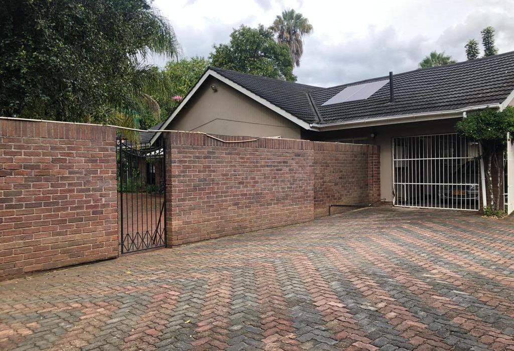 4 Bedroom House for Rent in Alexandra Park (Commercial Use)