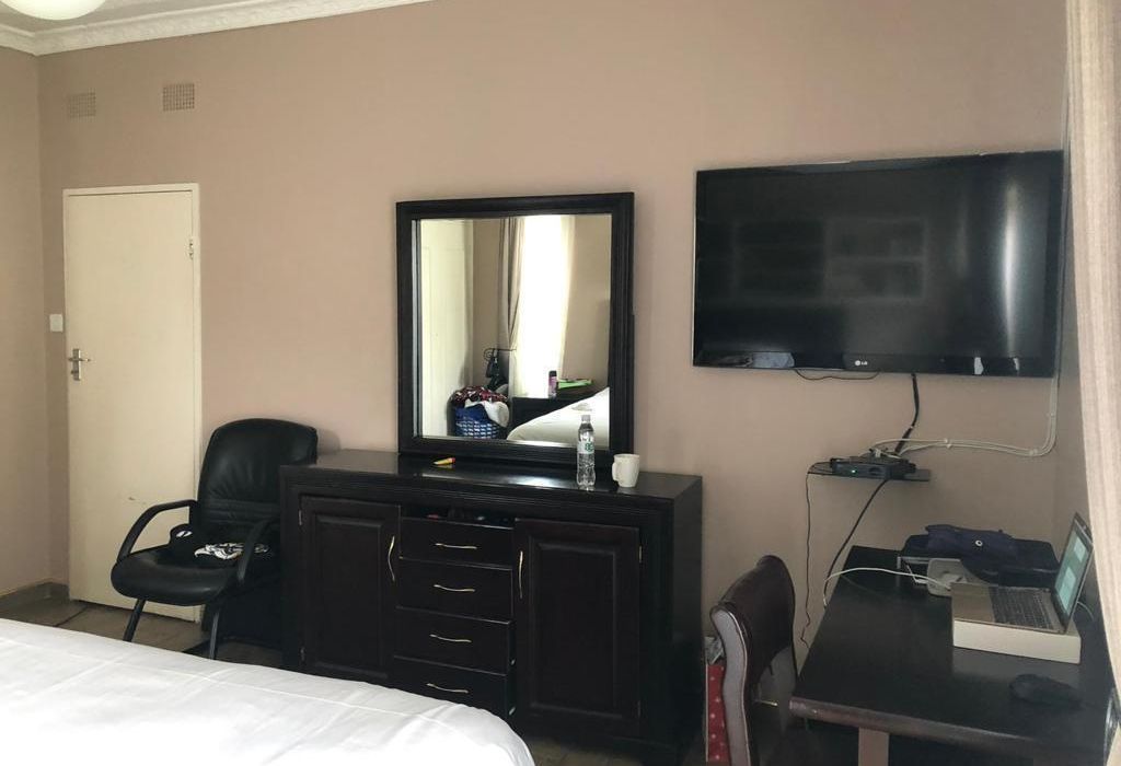 4 Bedroom House for Rent in Alexandra Park (Commercial Use)