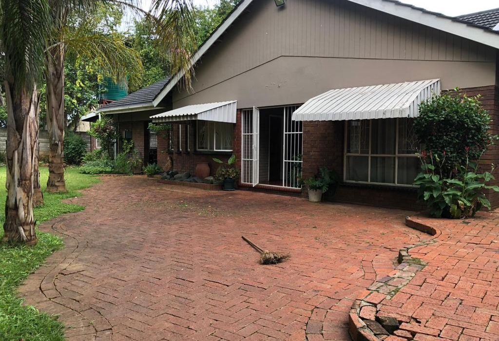 4 Bedroom House for Rent in Alexandra Park (Commercial Use)