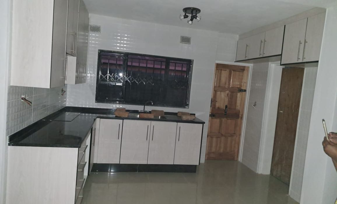4 Bedroom House for Rent in Dzivarasekwa Ext