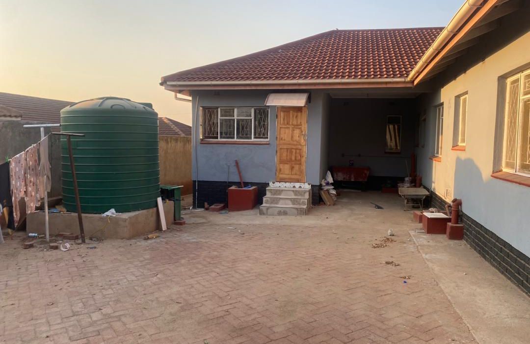 4 Bedroom House for Rent in Westlea