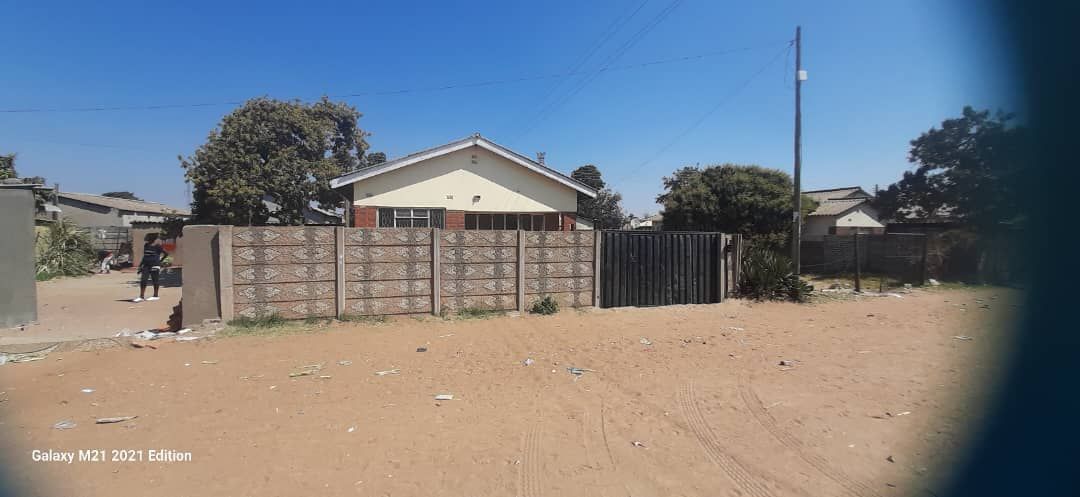 4 Bedroom House For Rent/Sale in Unit P Chitungwiza