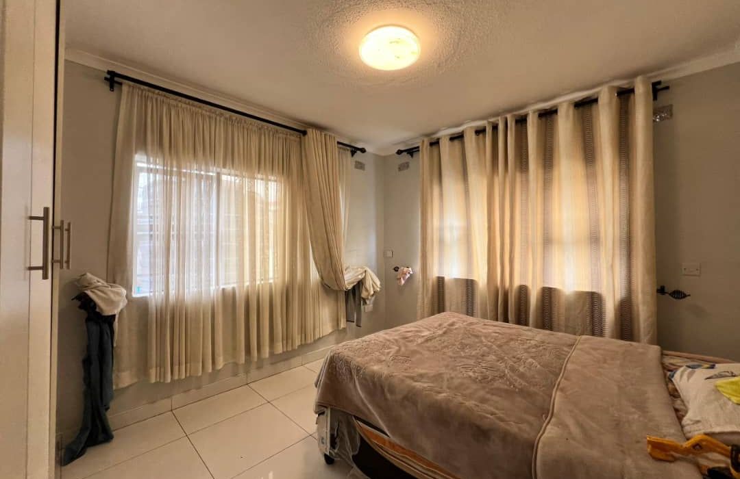 4 Bedroom House For Sale in Arlington 