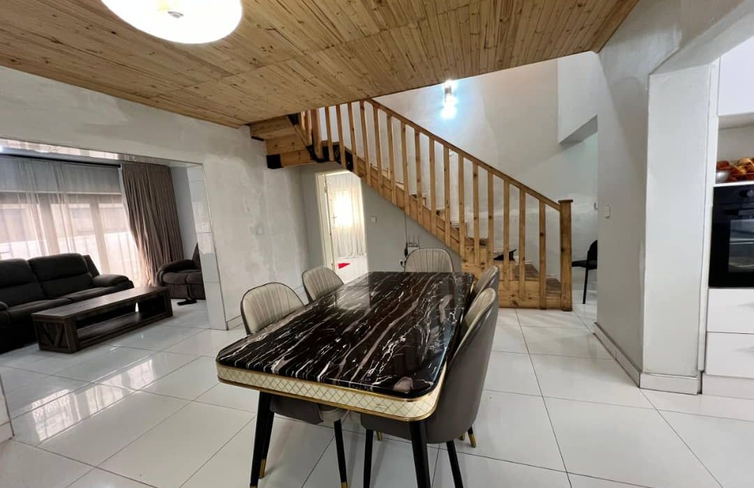 4 Bedroom House For Sale in Arlington 