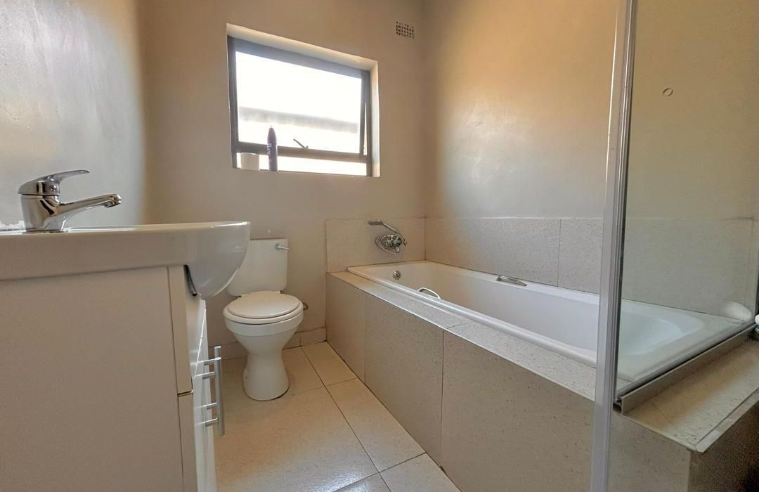 4 Bedroom House for Sale in Aspindale Park 