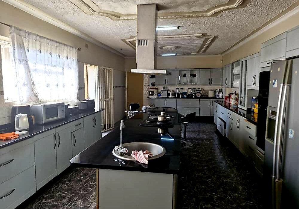 4 Bedroom House for sale in Belvedere 