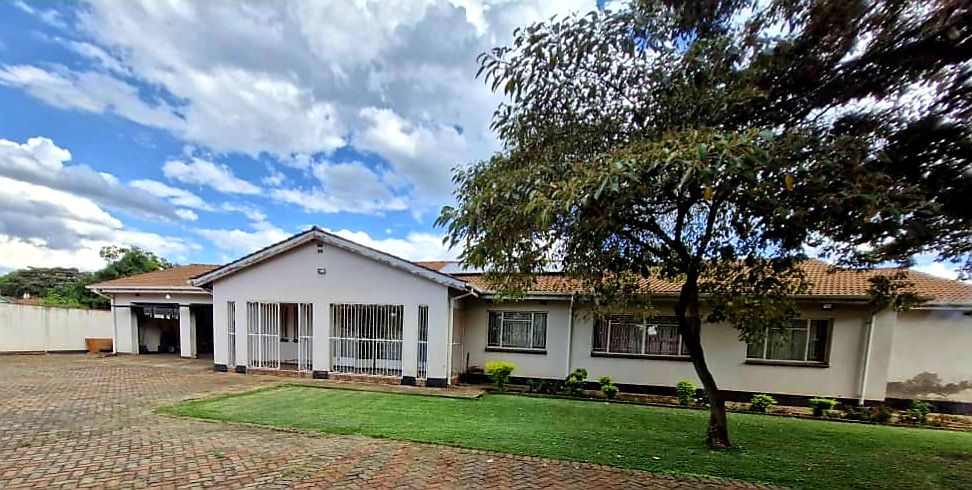 4 Bedroom House for sale in Belvedere 