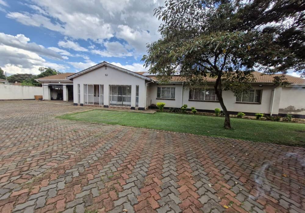 4 Bedroom House for sale in Belvedere 