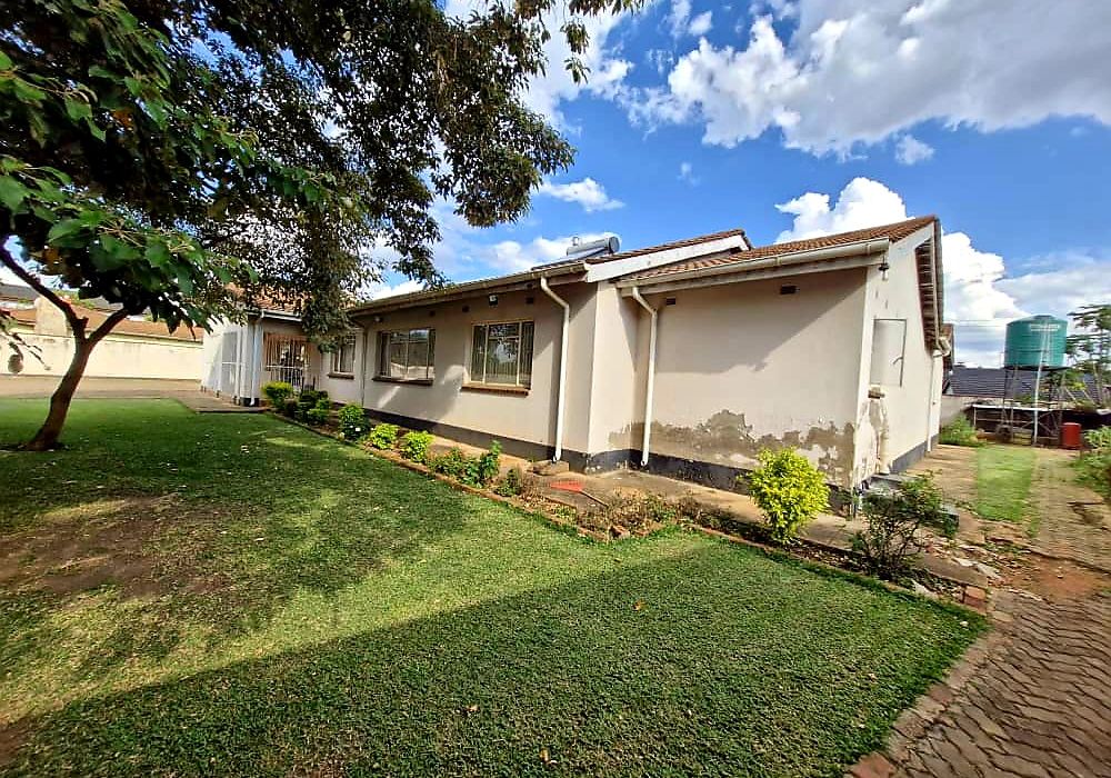 4 Bedroom House for sale in Belvedere 