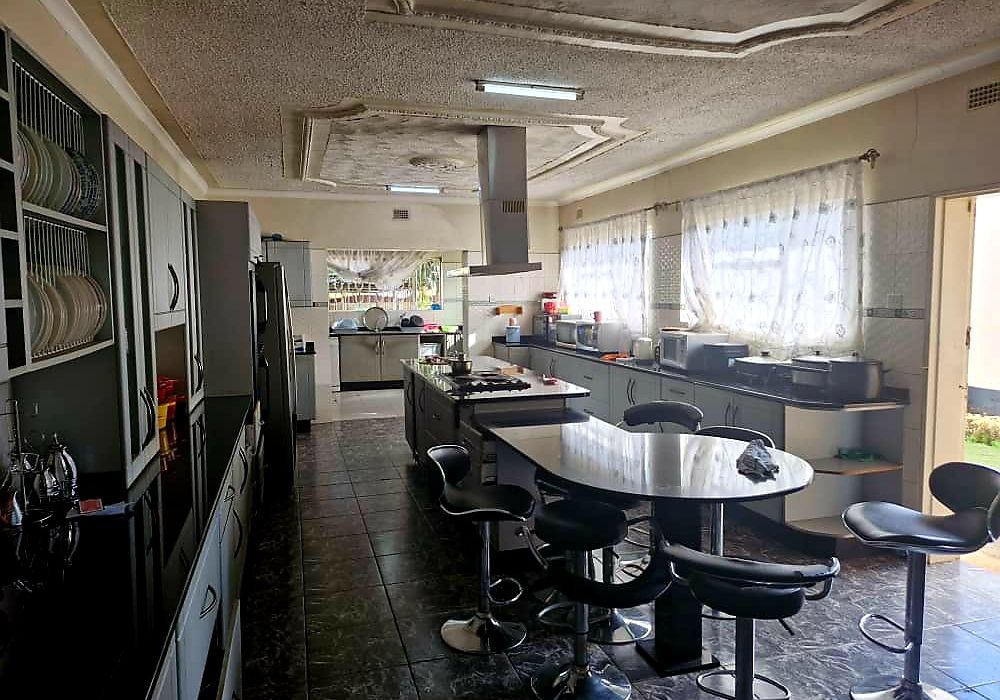 4 Bedroom House for sale in Belvedere 