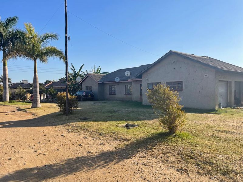 4 Bedroom House for Sale in Bluffhill 
