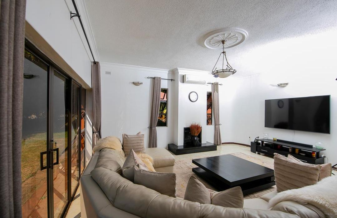 4 Bedroom House for Sale in Borrowdale Brooke 