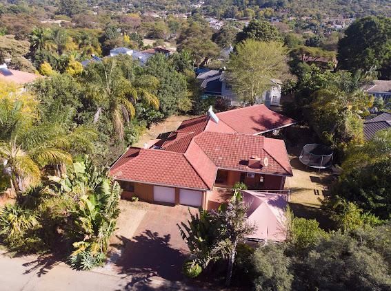 4 Bedroom House for Sale in Borrowdale Brooke 