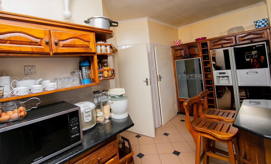 4 Bedroom House for Sale in Borrowdale Brooke 