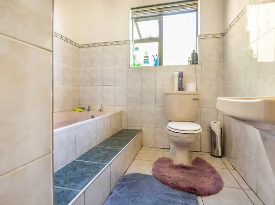 4 Bedroom House for Sale in Borrowdale Brooke 