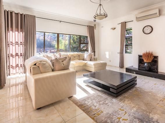 4 Bedroom House for Sale in Borrowdale Brooke 