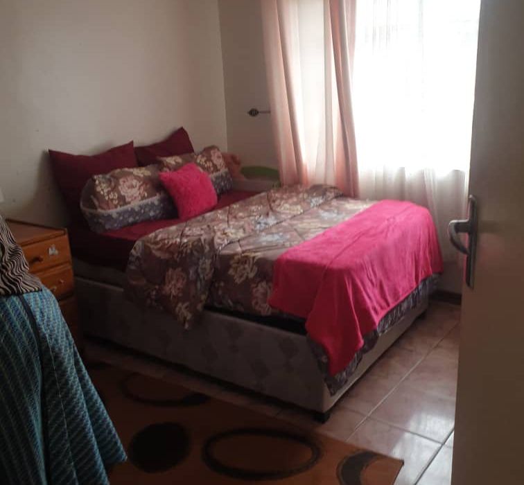 4 Bedroom House for Sale in Braeside 
