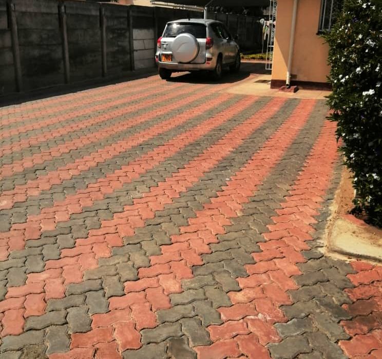 4 Bedroom House for Sale in Braeside 