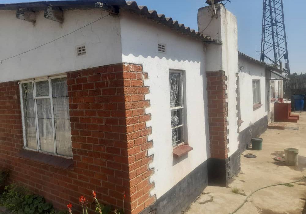 4 Bedroom House for Sale in Budiriro 1