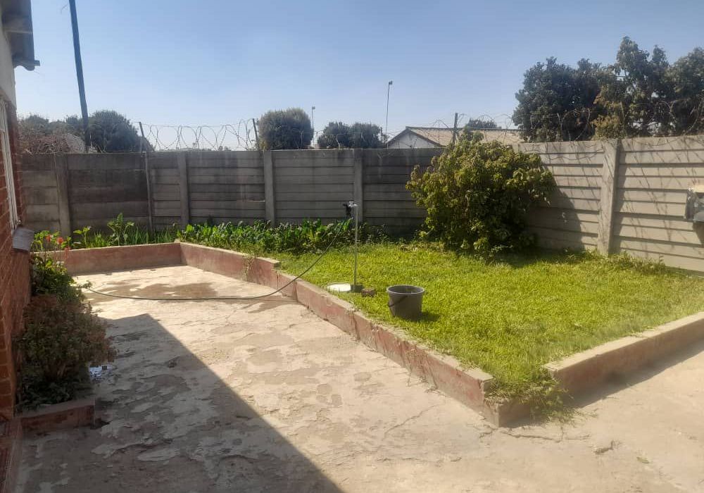 4 Bedroom House for Sale in Budiriro 1