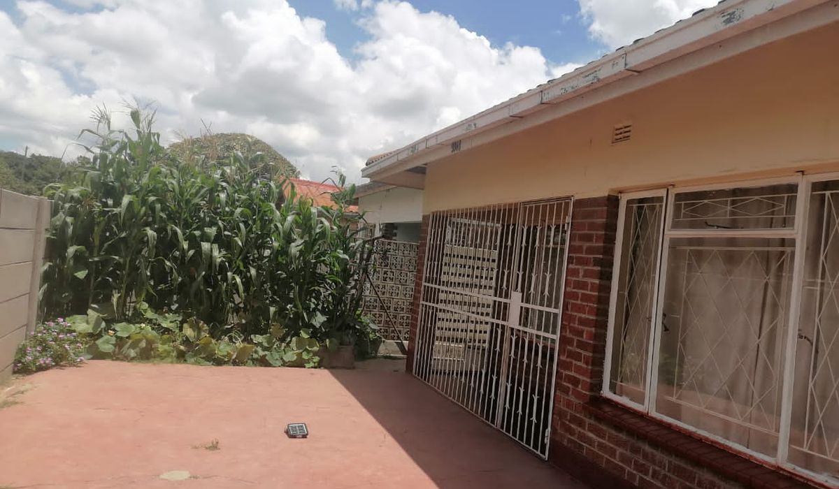 4 Bedroom House for Sale in Chitungwiza - Unit H 