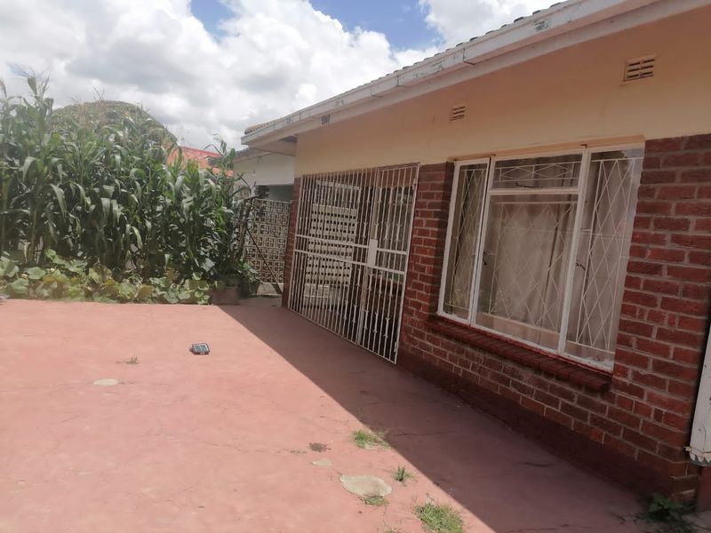 4 Bedroom House for Sale in Chitungwiza - Unit H 