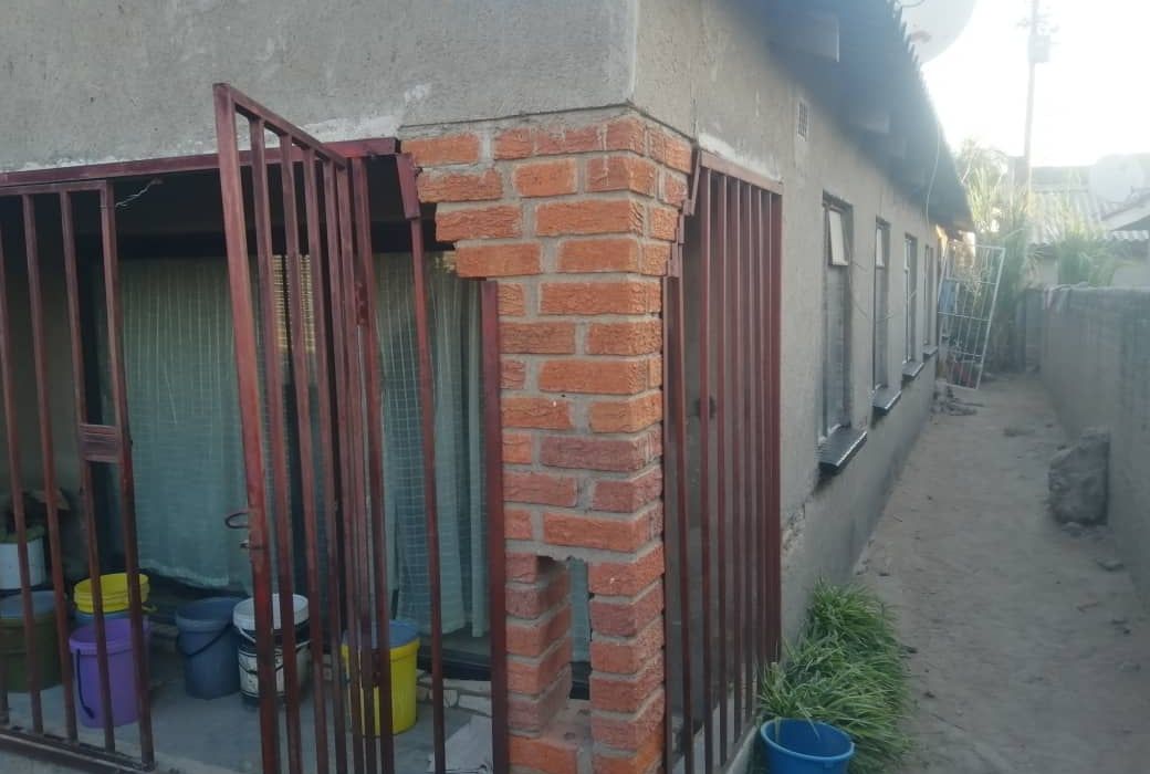 4 Bedroom House for Sale in Chitungwiza (Manyame Park) 