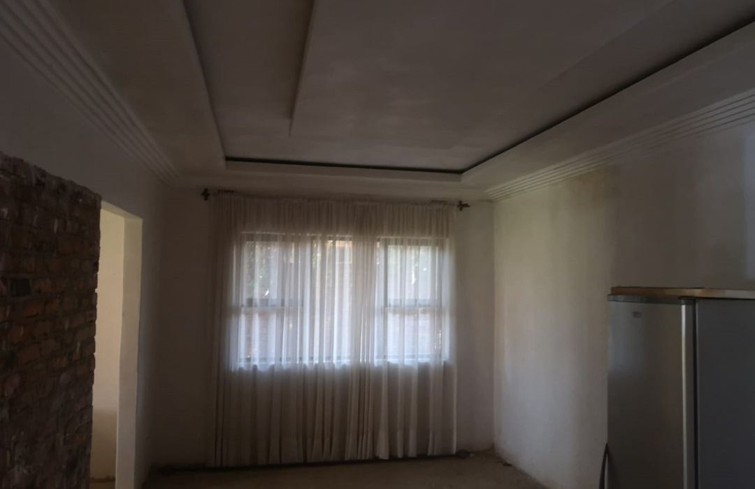 4 Bedroom House for Sale in Fairveiw 
