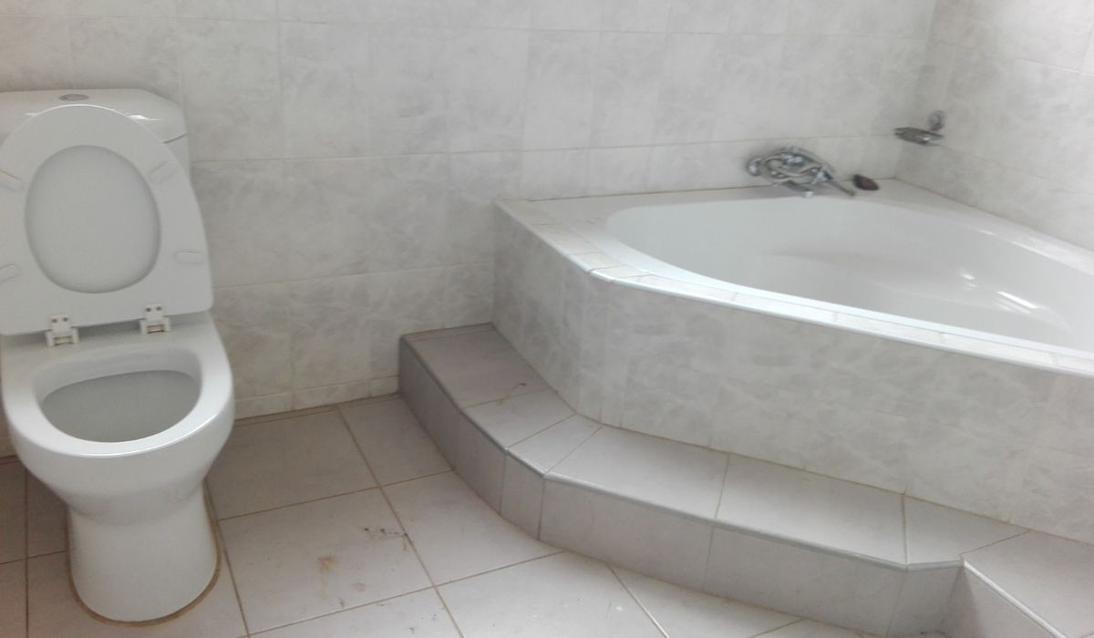 4 Bedroom House for Sale in Fairview, Westgate 