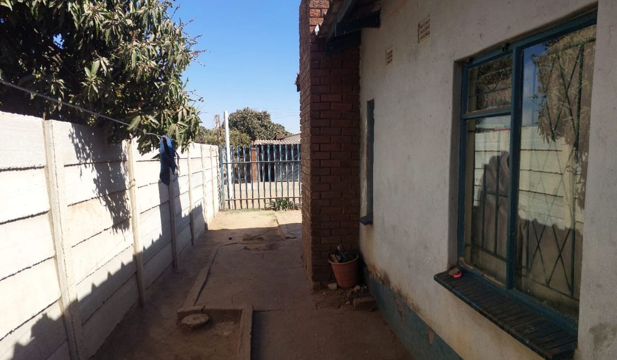 4 Bedroom House for Sale in Glen View 1 