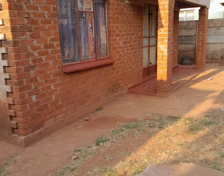 4 Bedroom House for Sale in Hatcliffe 