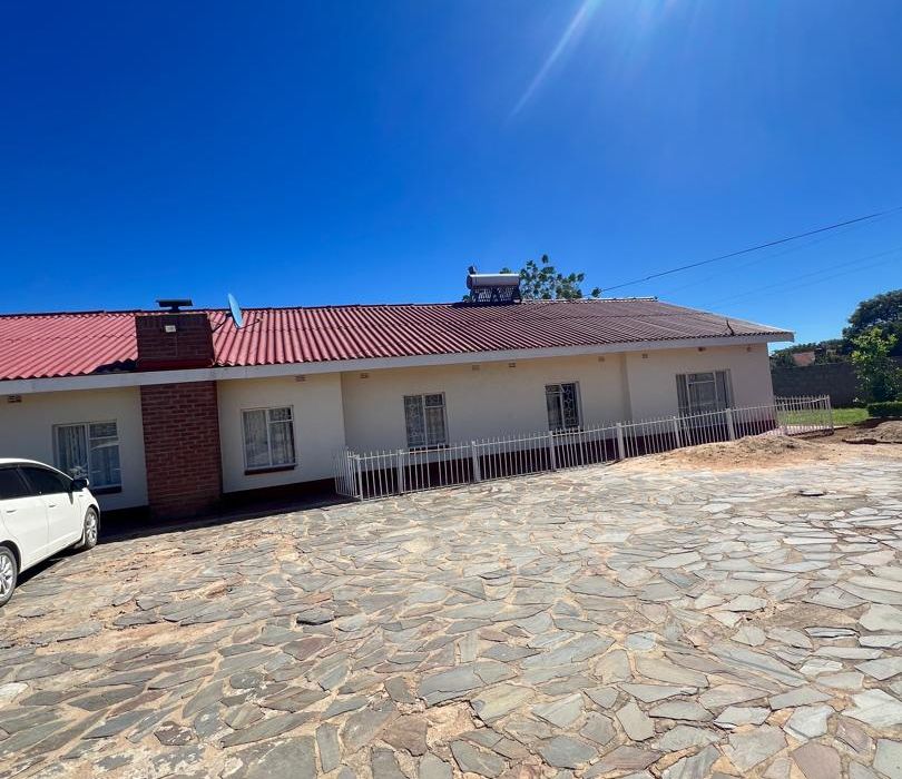 4 Bedroom House for Sale in Killarney, Bulawayo 