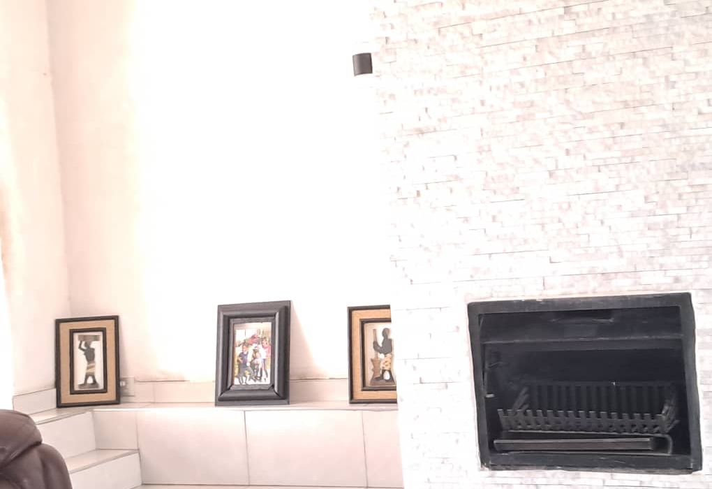 4 Bedroom House for Sale in Lochinvar 