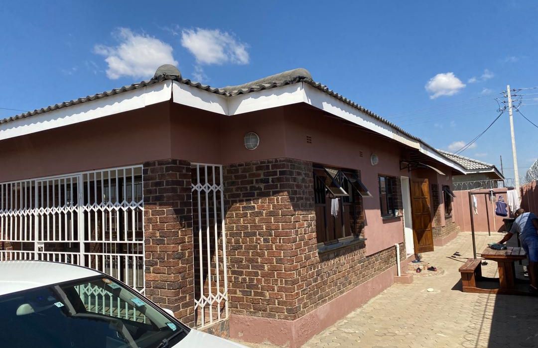 4 Bedroom House for Sale in Madokero 