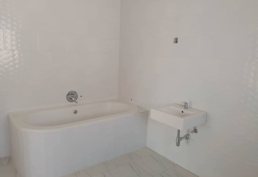 4 Bedroom House for Sale in Madokero 